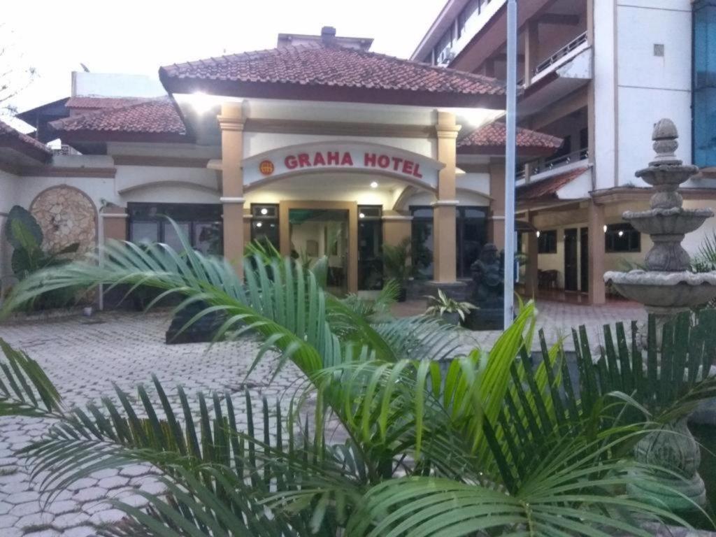 Graha Hotel Sragen Екстер'єр фото