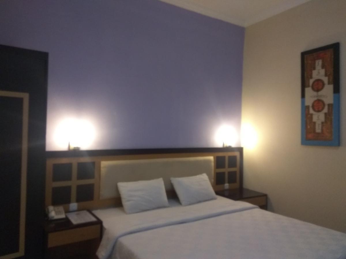 Graha Hotel Sragen Екстер'єр фото