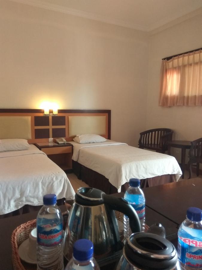 Graha Hotel Sragen Екстер'єр фото